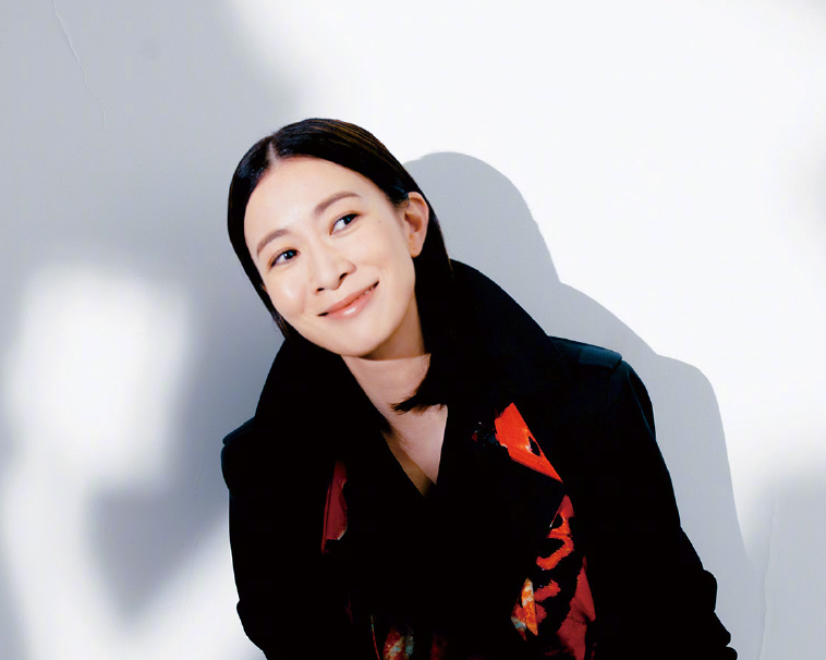 佘诗曼|“端水大师”佘诗曼，TVB内斗的“幸存者”