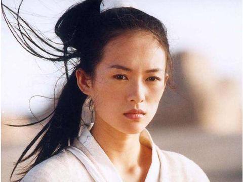 章子怡|章子怡8个月儿子第一次叫妈妈，汪峰在场见证，透露即将复出拍戏