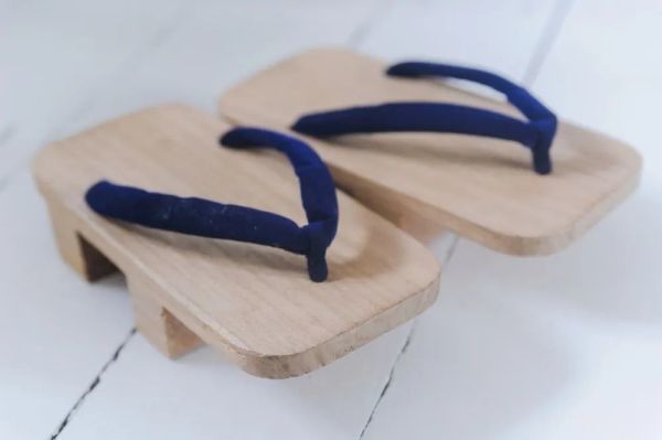 雪駄|下駄、草履和雪駄，这些日本人穿的鞋子有什么异同？