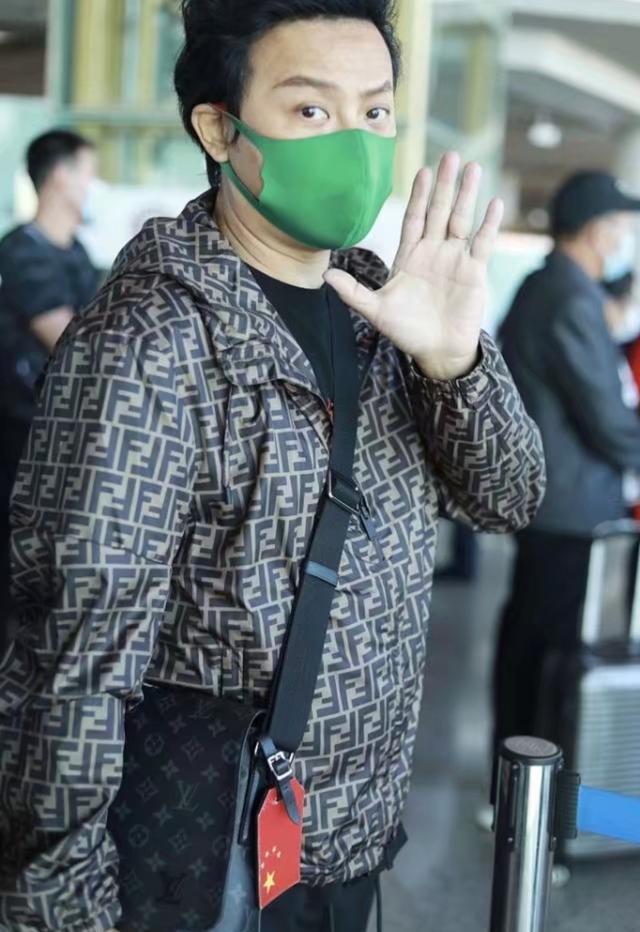 直播带货|49岁陈志朋身体发福，直播带货成绩惨淡，网友嘲讽：被现实打脸！