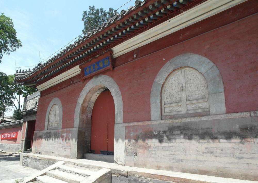 寺庙|北京最神秘的寺庙，500年来从不对外开放，僧人却不愁吃穿