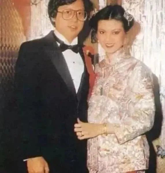 寰亚|港版卡戴珊家族？活在娱乐版的寰亚三姐妹
