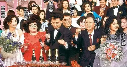 寰亚|港版卡戴珊家族？活在娱乐版的寰亚三姐妹
