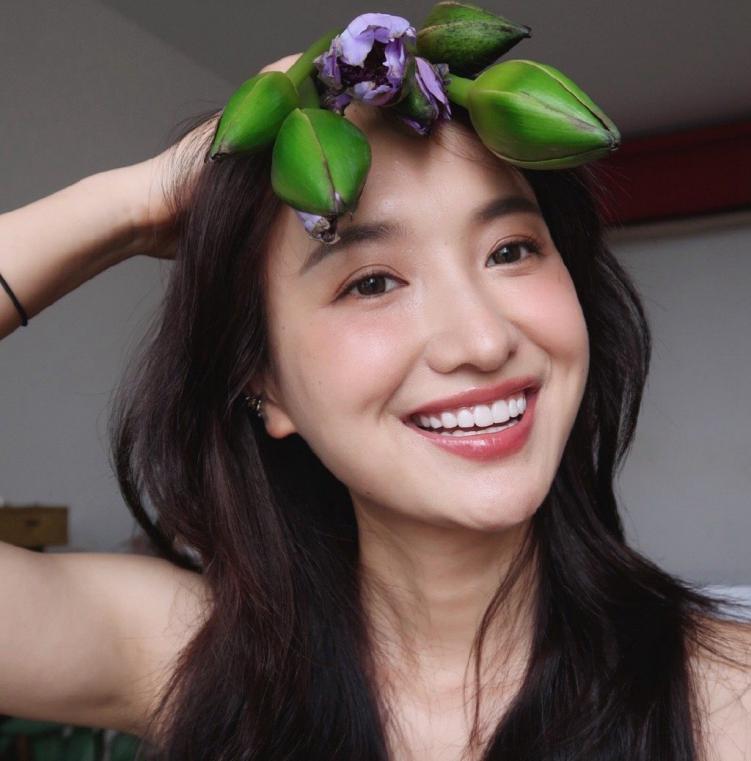 papi酱旗下艺人宇芽登《蓝莓孵化营》正式出道 号称直播界迪丽热巴