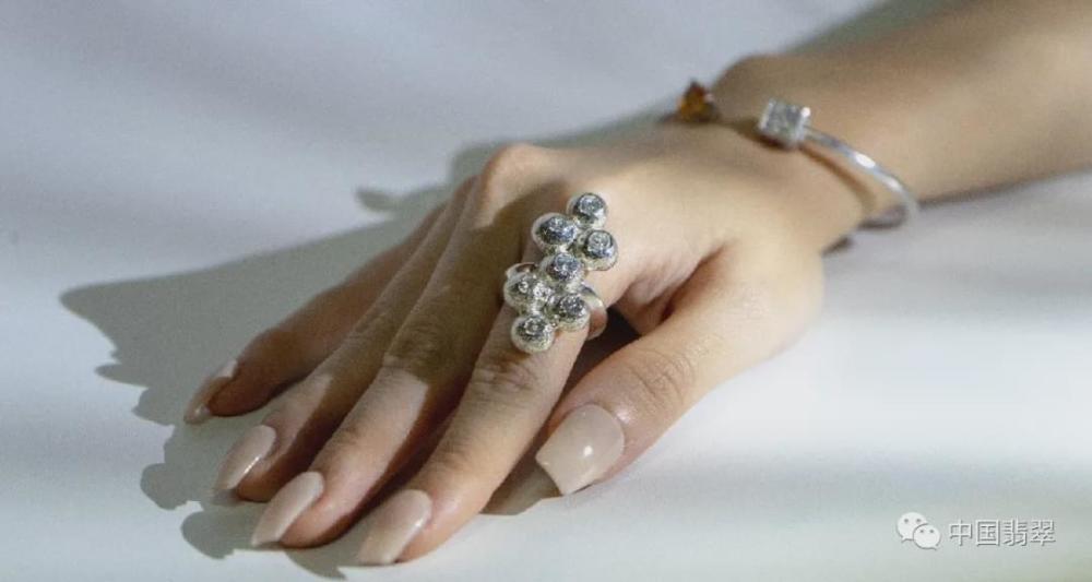 jenny|Jenny以自然和人道为根基的首饰设计师