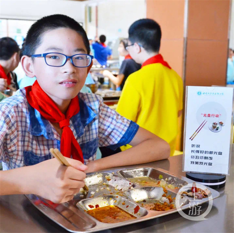 對校園中的餐飲浪費現象進行制止和勸導,引導學生主動打包,食堂也將有