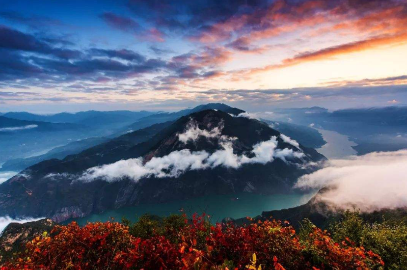 李白|马未都点评“两岸猿声啼不住”：李白比其他诗人高明之处就在此