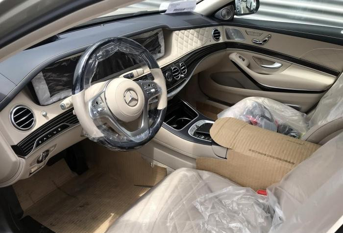 迈巴赫s680|首辆2021款“迈巴赫S680”抵达北京车展，外观堪称艺术品