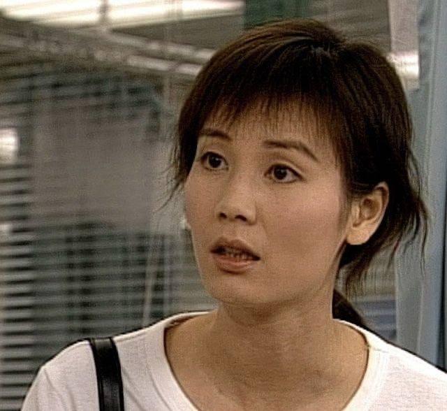 tvb知名绿叶因不满薪酬减半宣布离巢曾患乳腺癌化疗后头发都掉光了