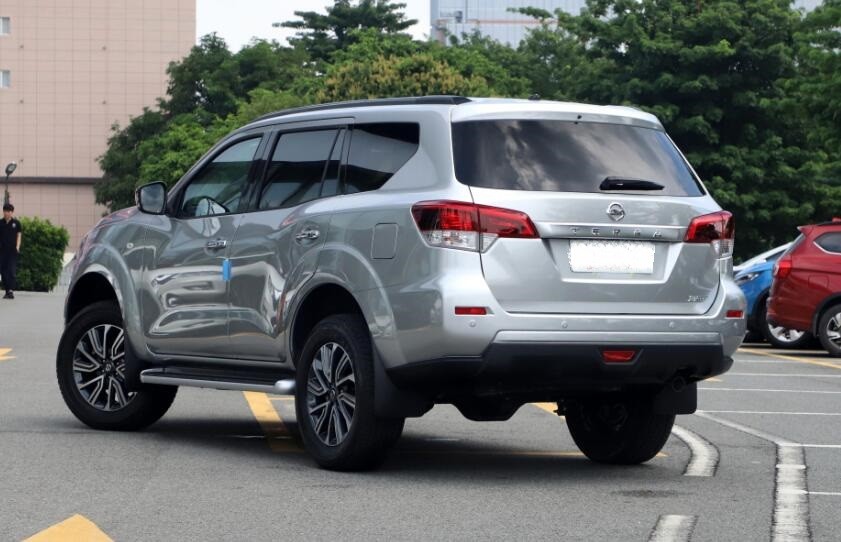 21款"途达"实拍,鼓刹换碟刹,搭3.0t柴油机 2把锁,动力更强劲