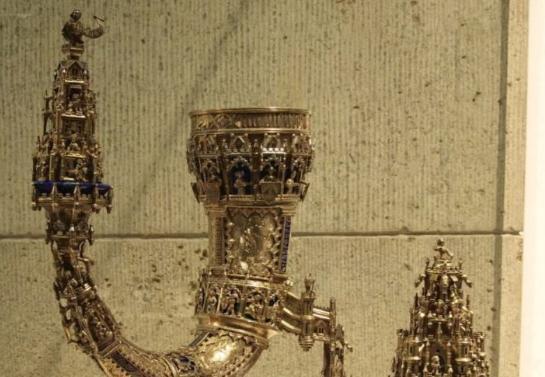 中世纪|中世纪欧洲人的生活，脏得叫人不敢直视，连水都喝不起？