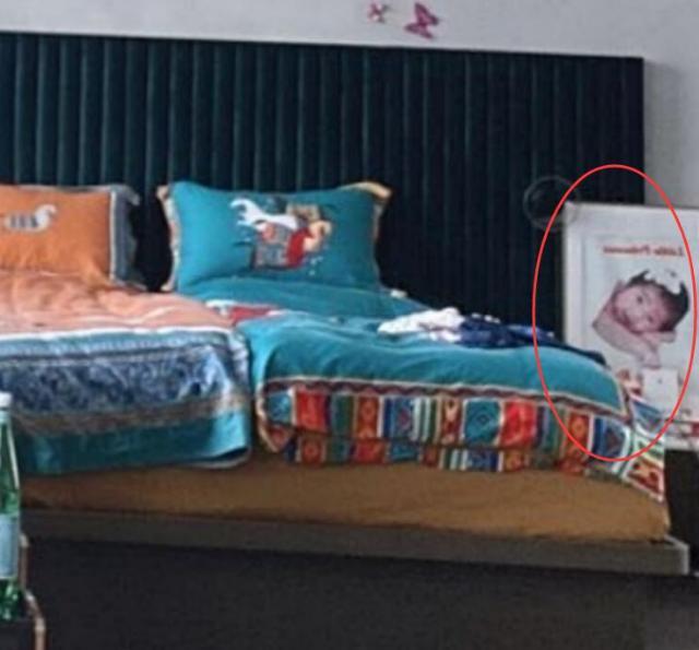 何超盈|何超盈晒与女儿合照庆30岁生日，1岁荷包蛋为妈妈制作惊喜贺卡