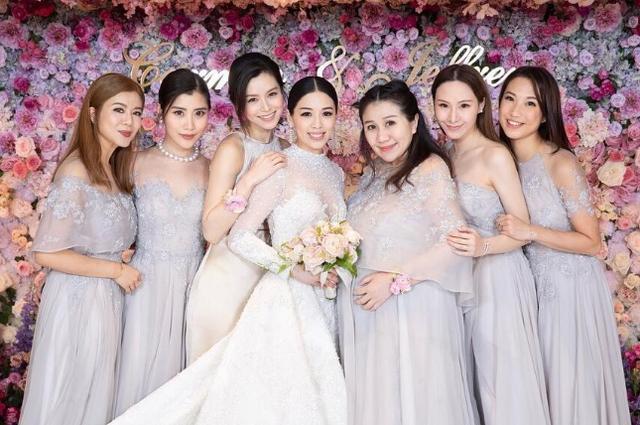 何超盈|何超盈晒与女儿合照庆30岁生日，1岁荷包蛋为妈妈制作惊喜贺卡