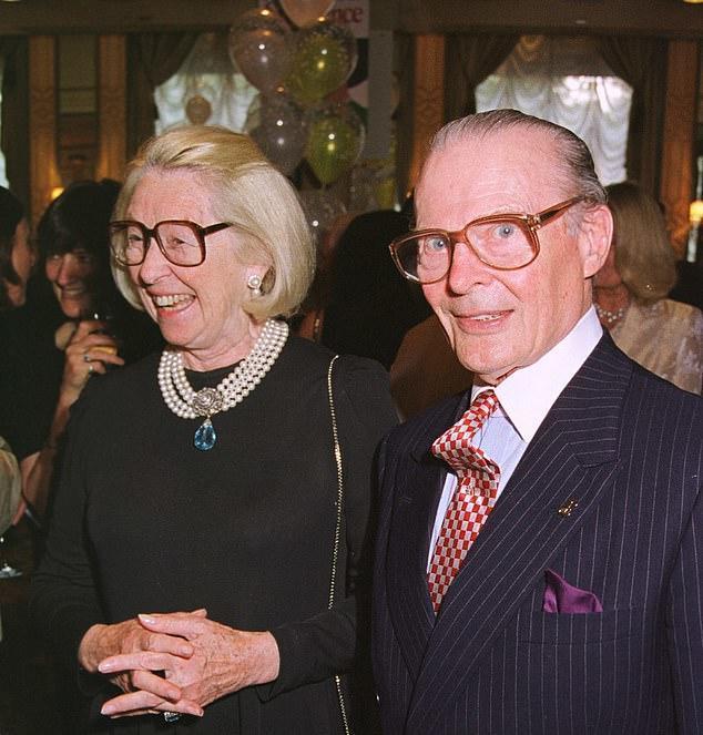 巴瑟斯特八世|英国美貌模特嫁给豪门英俊伯爵，继承3亿遗产全送给男玩伴？！