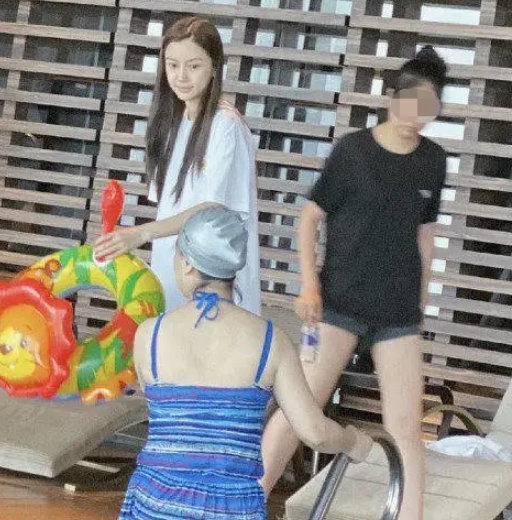 angelababy|Angelababy上海街头回忆童年吃3元拉面，现住千万豪宅