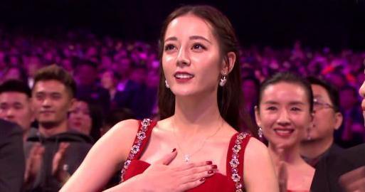 谭松韵|金鹰节投票存猫腻？谭松韵火箭式上升首位，数据被疑注水明显