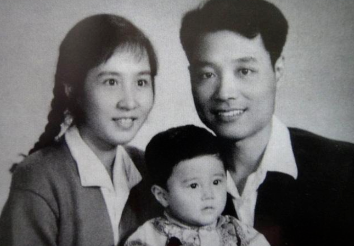 蔡国庆|蔡国庆：拒绝过那英，22次登上春晚，55岁还永葆活力