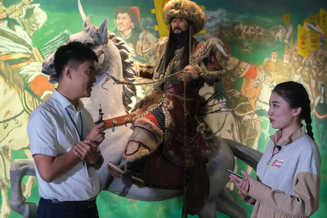 伊利加入拼多多“母婴产品溯源”行动，直播当日奶粉销量增长近3倍