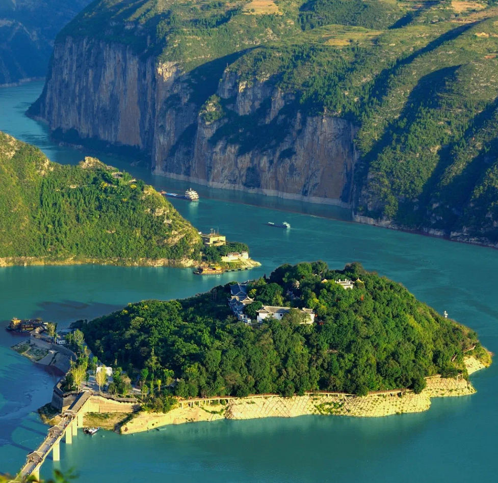 航拍瞿塘峡夔门 俯瞰最美诗城 奉节将举办全国无人机航拍大赛