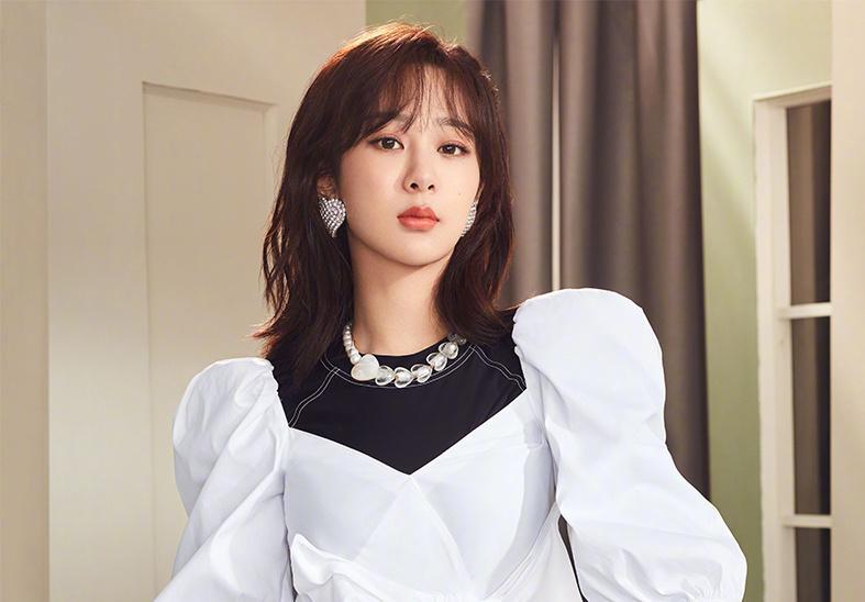 杨紫|杨紫直播生图颜值曝光，面部自然无整容痕迹，凭实力流量口碑兼具