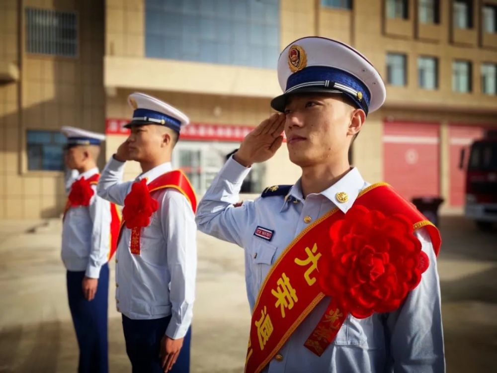 告别火焰蓝的少年愿你前程似锦