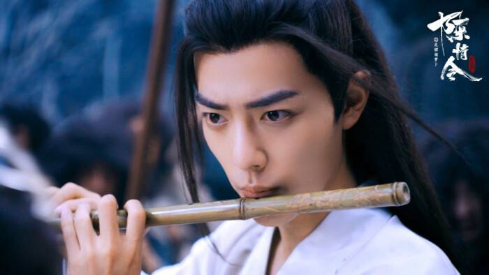 肖战|“冻龄”都是骗人，台下肖战的真实模样曝光，满脸皱纹憔悴像大叔