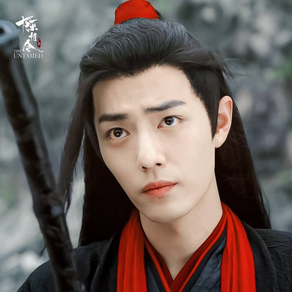 肖战|“冻龄”都是骗人，台下肖战的真实模样曝光，满脸皱纹憔悴像大叔