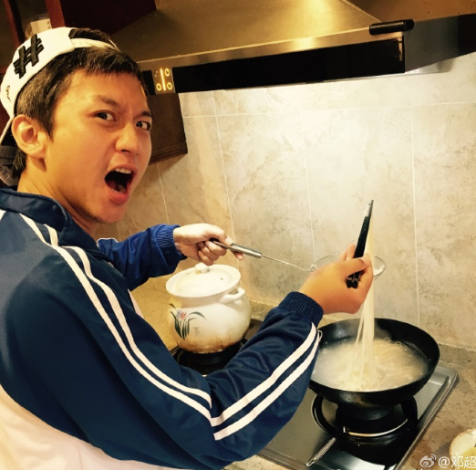 孙俪|邓超在线征集孙俪生日礼物，“屁”票选第一，北京四合院不敌落败