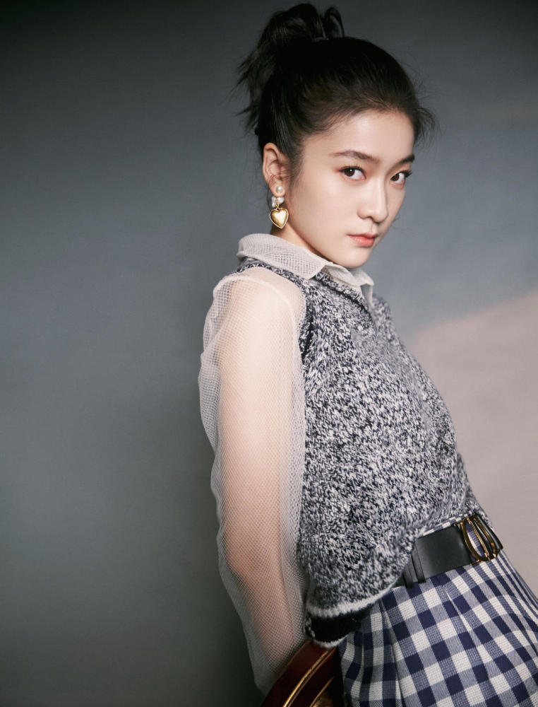 金鸡百花电影节|张雪迎时尚亮相金鸡百花电影节 与卢奇刘劲诗朗诵收获多