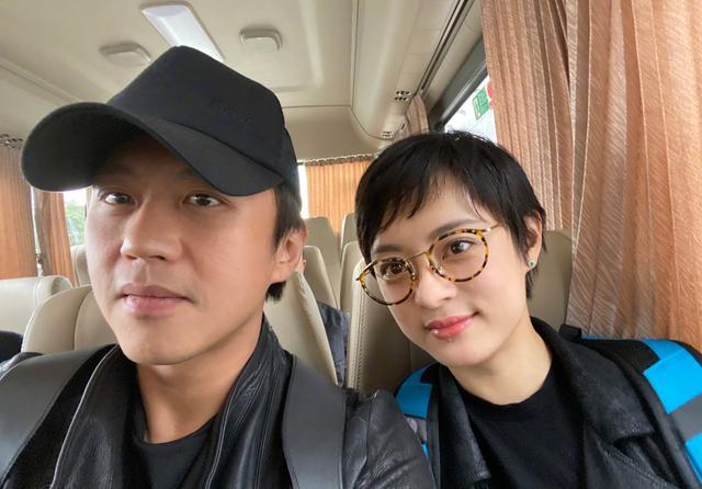 孙俪|邓超“凑合”为孙俪准备生日礼物，遭网友恶搞，场面一时难以控制