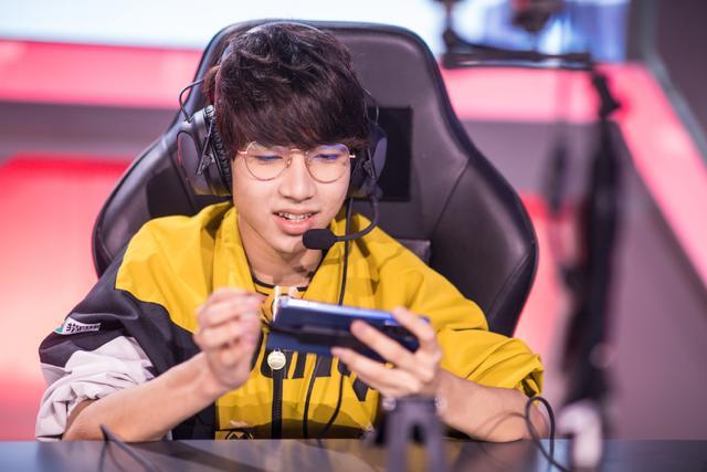 献祭流雅典娜重回赛场qg许诺112阿古朵最大克星出现了