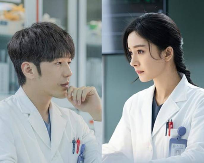 杨幂|杨幂的时代即将来临，同时官宣4部剧，每一部合作的都是当红男神