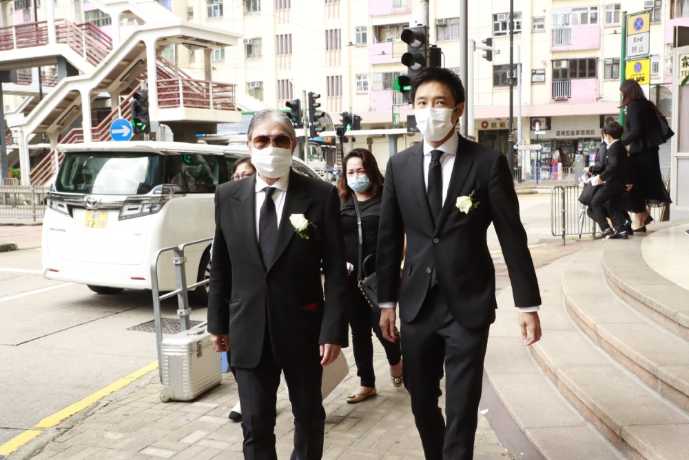 霍启刚|霍启刚堂妹霍咏诗晒孕肚照宣布怀孕，法律博士出身颜值不输女明星