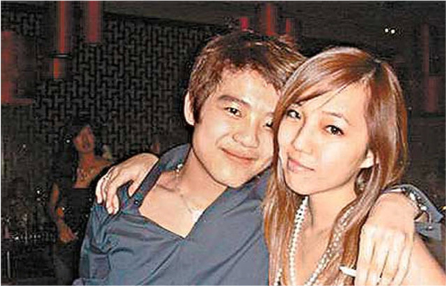 霍启刚|霍启刚堂妹霍咏诗晒孕肚照宣布怀孕，法律博士出身颜值不输女明星