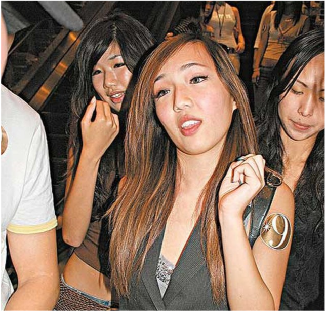 霍启刚|霍启刚堂妹霍咏诗晒孕肚照宣布怀孕，法律博士出身颜值不输女明星