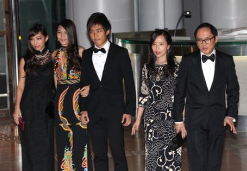 霍启刚|霍启刚堂妹霍咏诗晒孕肚照宣布怀孕，法律博士出身颜值不输女明星