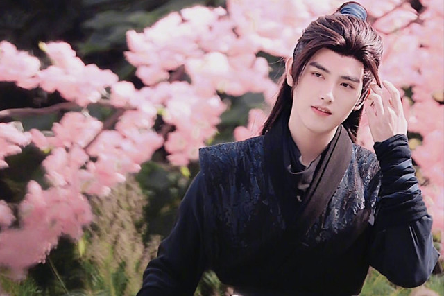 罗云熙《皓衣行》晚宁大帝之姿,墨燃情窦初开,师昧肤若凝脂