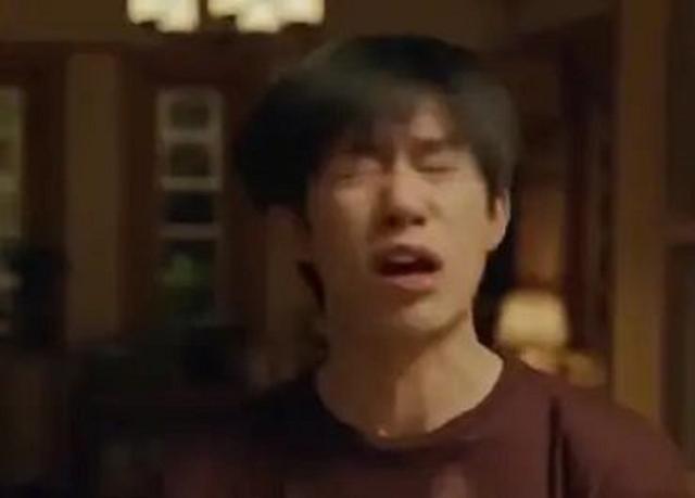 易烊千玺|易烊千玺被男演员呼巴掌，现场真打让眼睛都睁不开，细节让人叫好