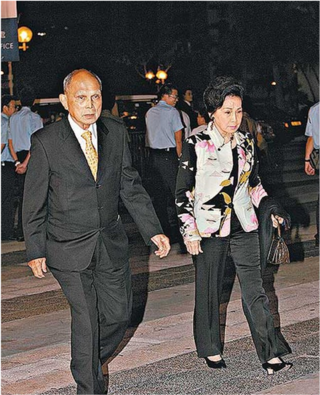 霍启刚|霍启刚堂妹霍咏诗晒孕肚照宣布怀孕，法律博士出身颜值不输女明星