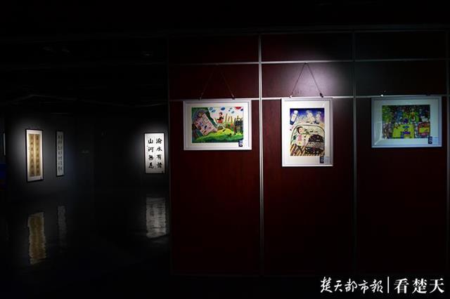 卓尔书店|“我是健康小卫土——战胜疫情拥抱希望”少儿书画作品展开展