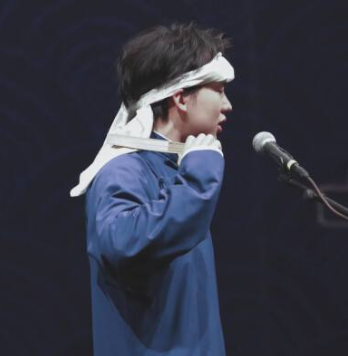 郭麒麟|郭麒麟：开400万跑车，凭一己之力养活德云社？