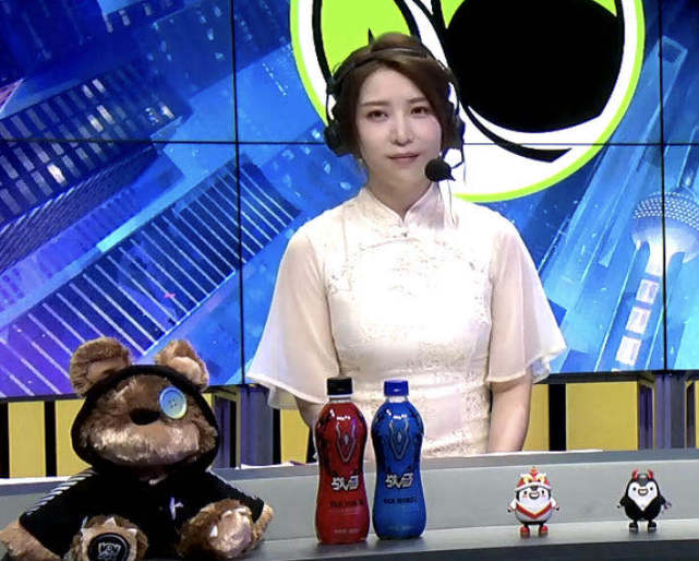 lpl昔日花旦小米亮相s10解说席!s3老玩家:青春回来了!