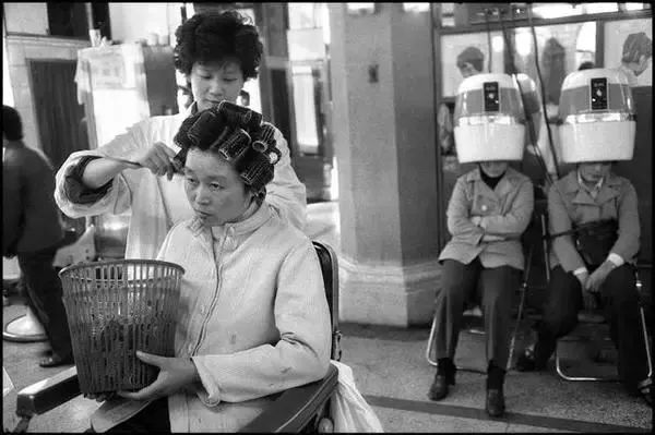 夺冠|集体回忆热泪盈眶！6大关键词＋8个彩蛋全面了解《夺冠》