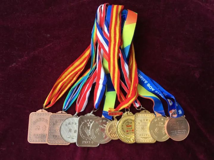 陆良拳击手山俊在全国男子拳击锦标赛中夺得冠军_腾讯新闻