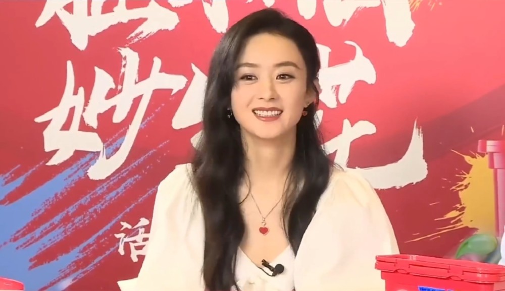 赵丽颖|赵丽颖高清怼脸照曝光，全靠绝美颜值硬撑，直播状态足够惊艳