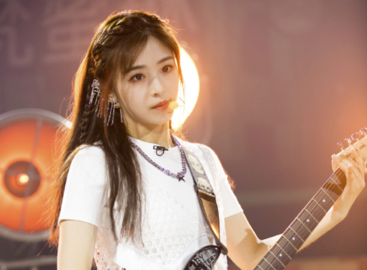 谭松韵|芒果台亲女儿已换人，零代表作却与谭松韵争排名，越来越没底线