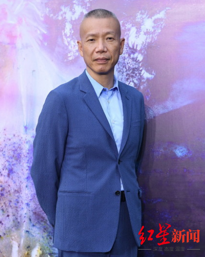 刚刚中国艺术家蔡国强在法国燃放了一场白日焰火