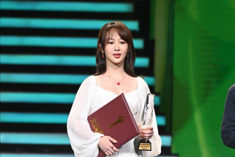 杨紫|恭喜！杨紫获最佳女配角奖，虽遗憾未入选金鹰，其实她已经赢了