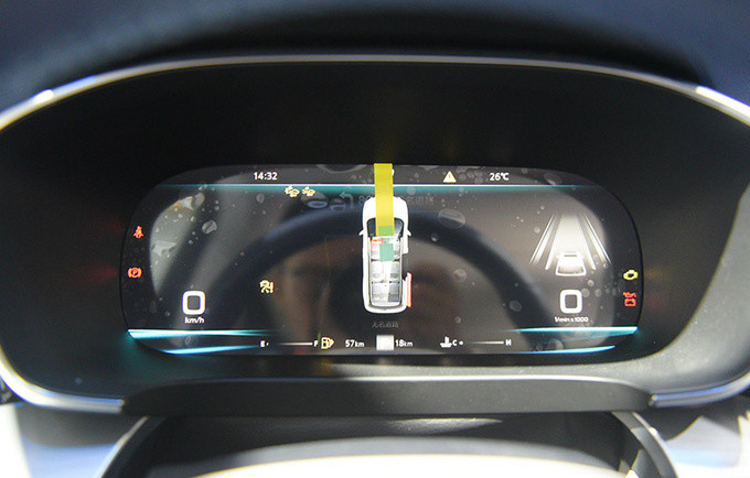 荣威imax8|气场甚至比埃尔法还强/还有电动小吧台 荣威iMAX8北京车展抢先看