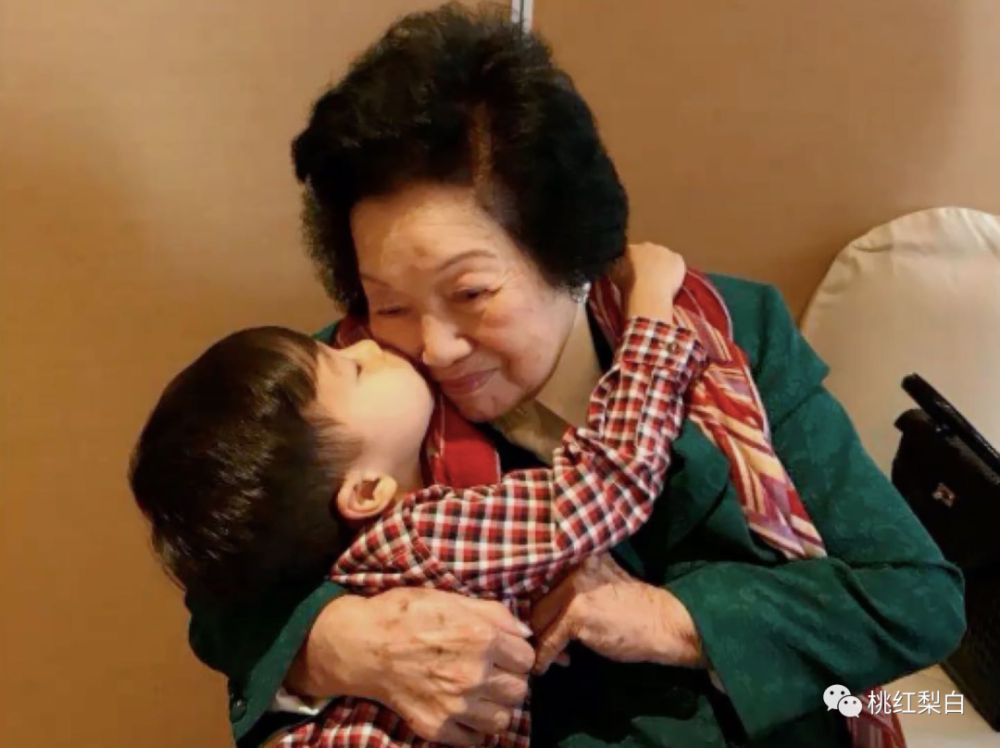 吕燕妮|全香港富豪原配太太里，凭啥她是命最好的那一个？